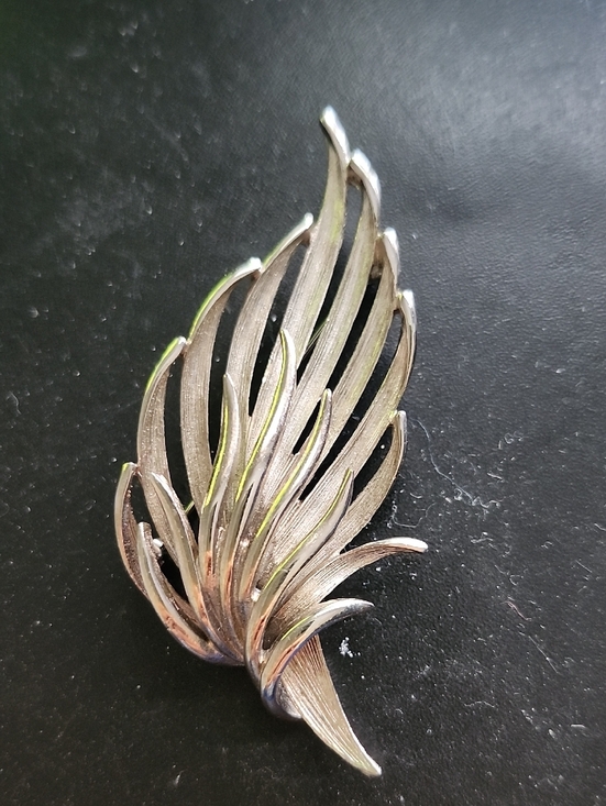 Jewelry - Silver-Tone Wing Brooch - Women Jewelry